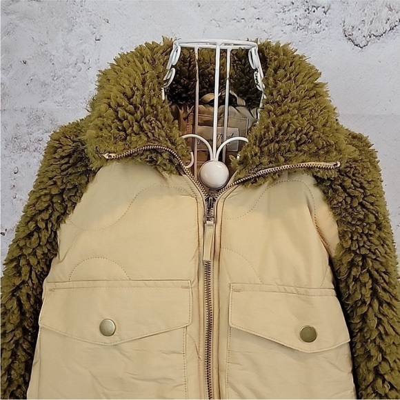 Universal Thread Two-Tone Sherpa Jacket - Picture 6 of 10